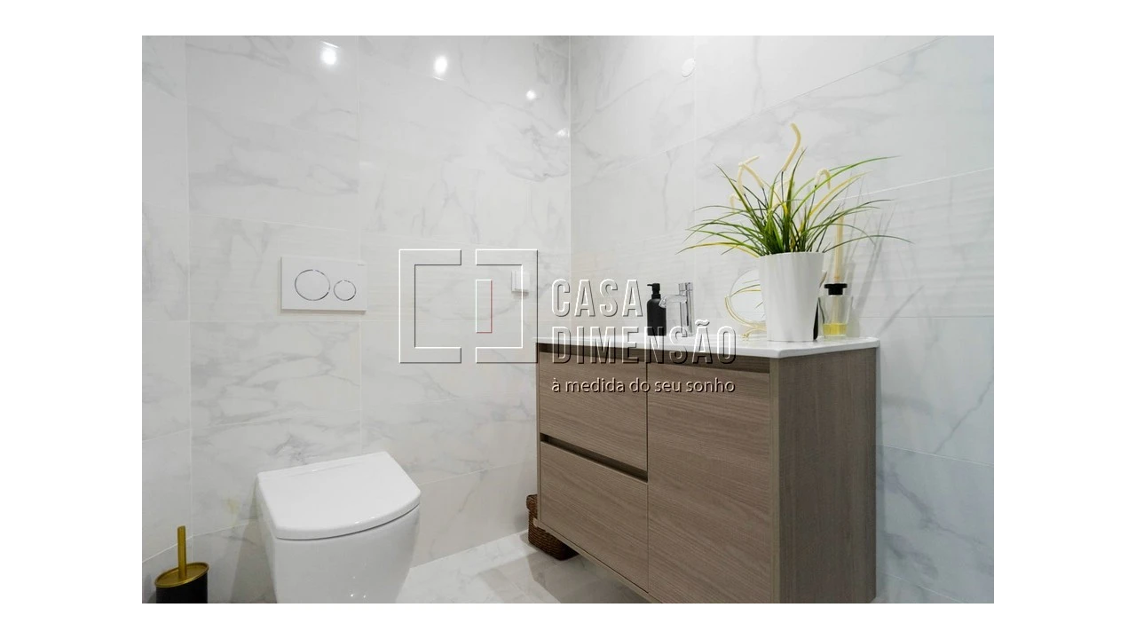 Apartamento T4 para Venda em Venteira Foto 81