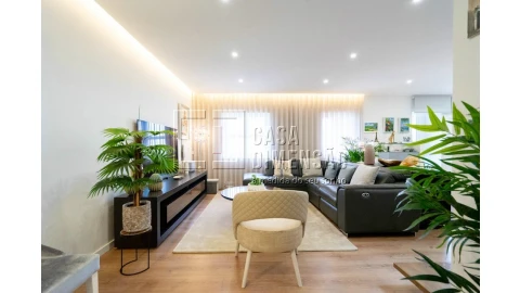 Apartamento T4 para Venda em Venteira