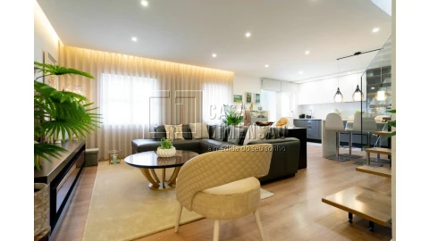 Apartamento T4 para Venda em Venteira
