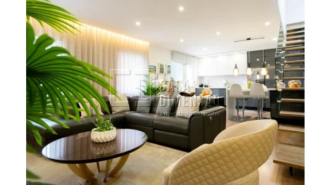 Apartamento T4 para Venda em Venteira