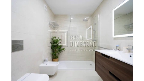 Apartamento T4 para Venda em Venteira