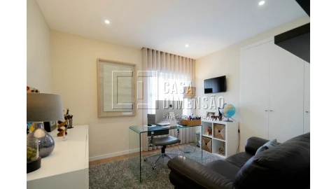 Apartamento T4 para Venda em Venteira