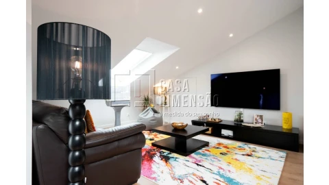 Apartamento T4 para Venda em Venteira