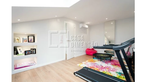 Apartamento T4 para Venda em Venteira