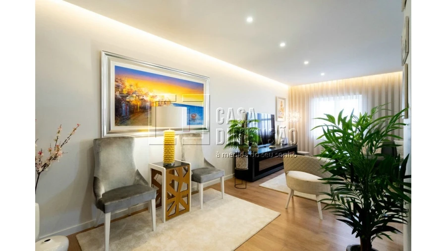 Apartamento T4 para Venda em Venteira Foto 5