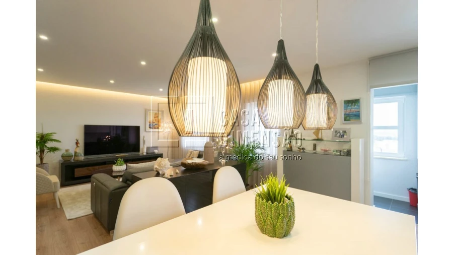 Apartamento T4 para Venda em Venteira Foto 23