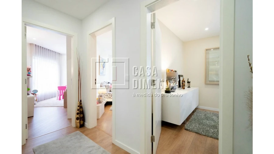 Apartamento T4 para Venda em Venteira Foto 58