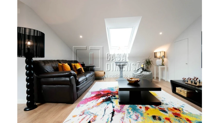 Apartamento T4 para Venda em Venteira Foto 63
