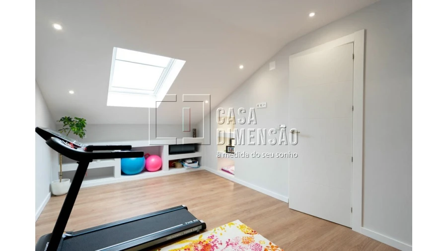 Apartamento T4 para Venda em Venteira Foto 75