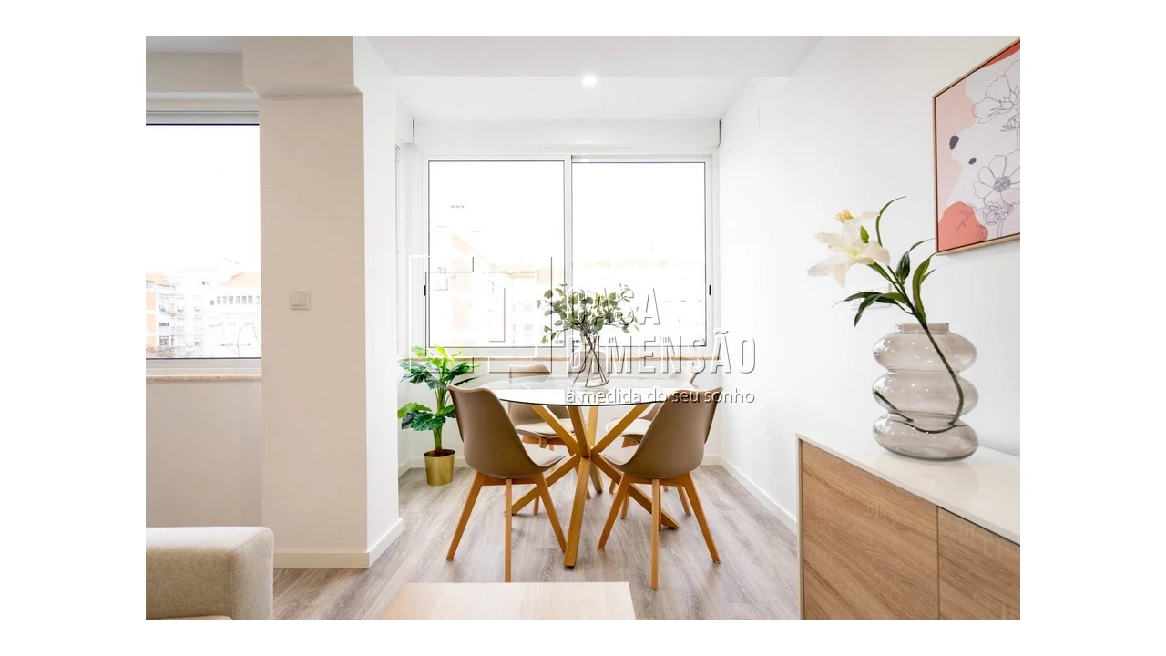Apartamento T2 para Venda em Benfica Foto 8