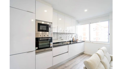 Apartamento T2 para Venda em Benfica