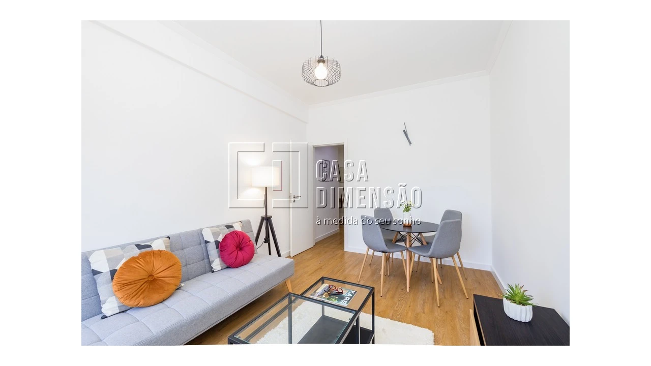 Apartamento T1 para Venda em Benfica Foto 2