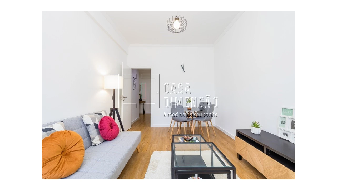 Apartamento T1 para Venda em Benfica Foto 3