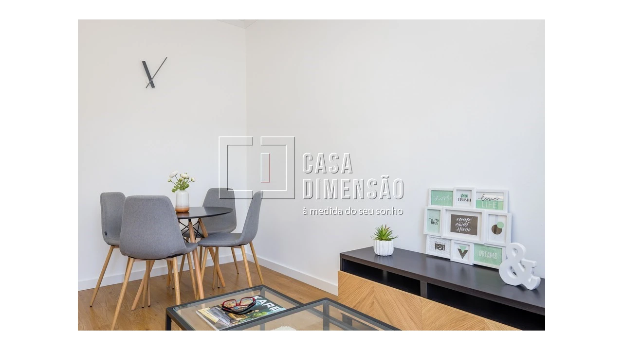 Apartamento T1 para Venda em Benfica Foto 5