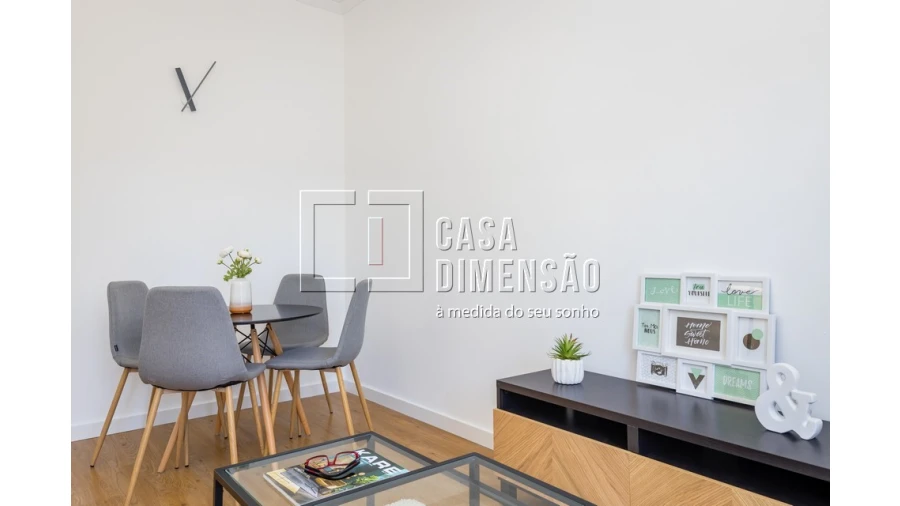 Apartamento T1 para Venda em Benfica Foto 5