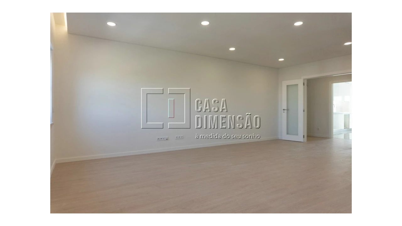Apartamento T3 para Venda em Carnaxide e Queijas Foto 11
