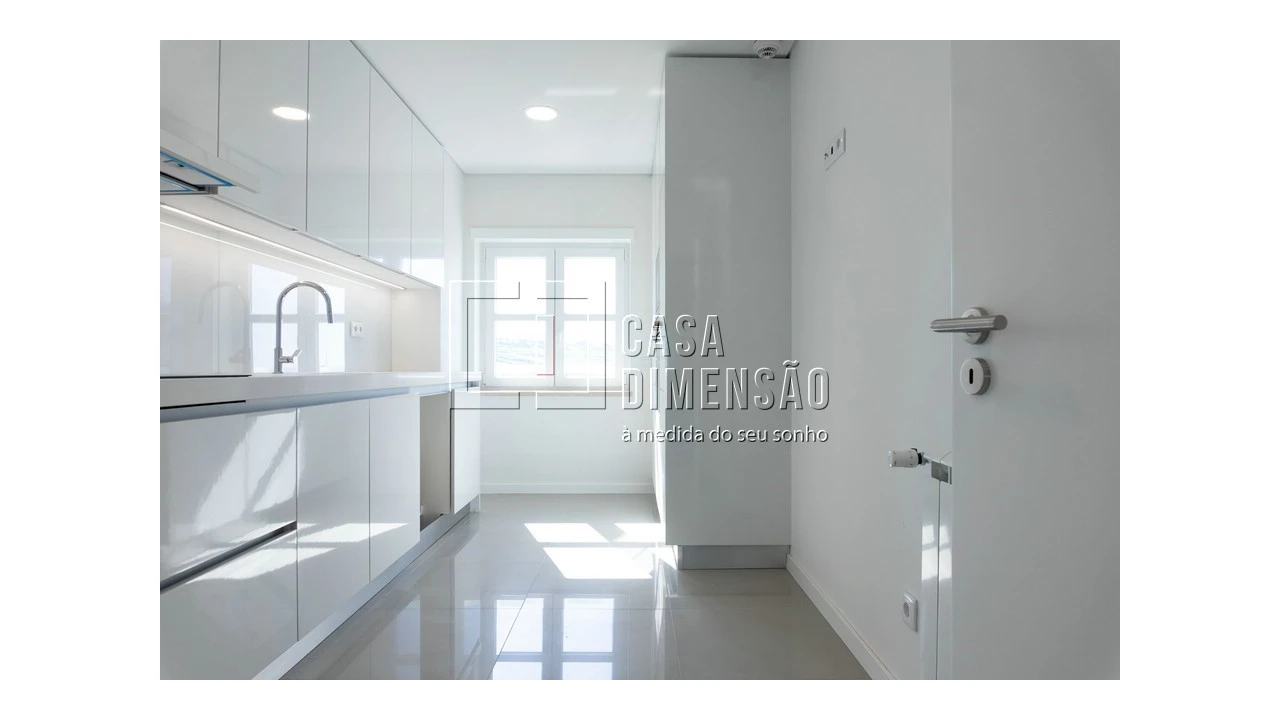 Apartamento T3 para Venda em Carnaxide e Queijas Foto 12