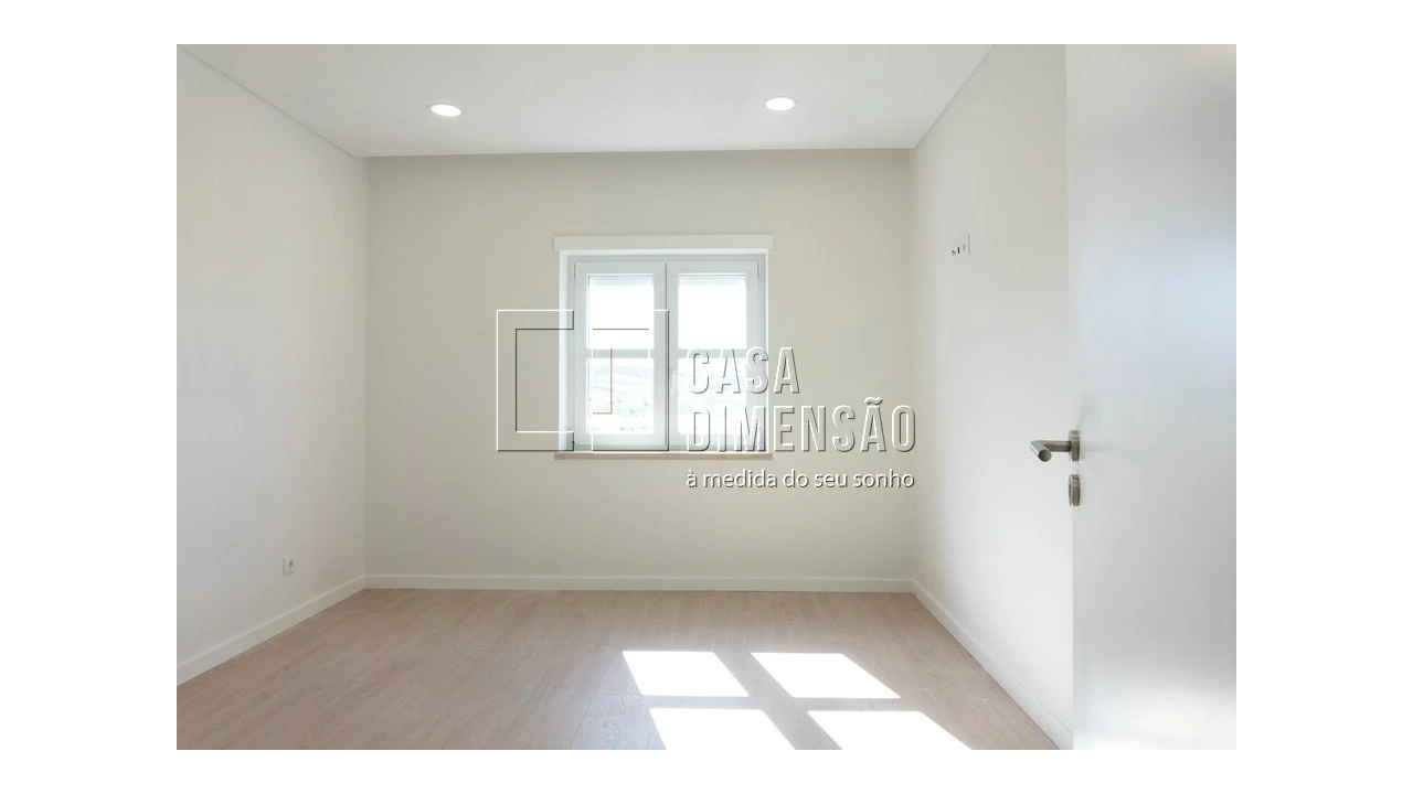Apartamento T3 para Venda em Carnaxide e Queijas Foto 24