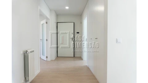 Apartamento T3 para Venda em Carnaxide e Queijas