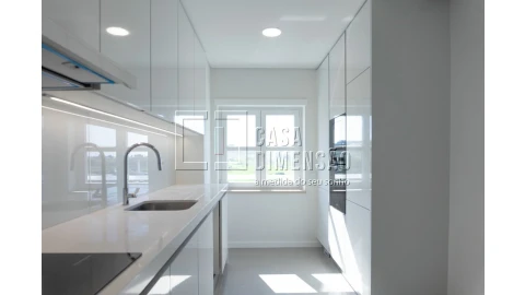 Apartamento T3 para Venda em Carnaxide e Queijas