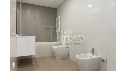 Apartamento T3 para Venda em Carnaxide e Queijas