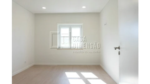 Apartamento T3 para Venda em Carnaxide e Queijas
