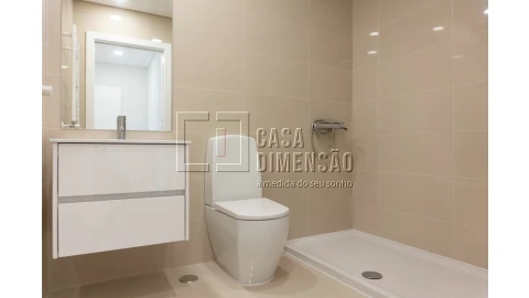 Apartamento T3 para Venda em Carnaxide e Queijas