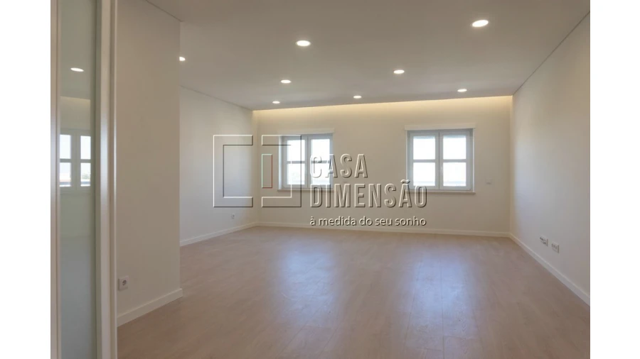 Apartamento T3 para Venda em Carnaxide e Queijas Foto 4