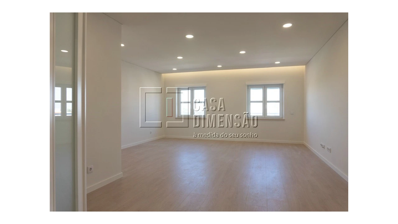 Apartamento T3 para Venda em Venteira Foto 4