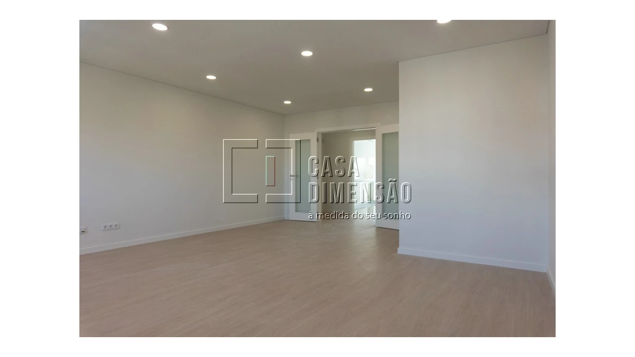 Apartamento T3 para Venda em Venteira Foto 9