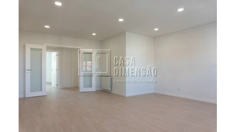 Apartamento T3 para Venda em Venteira