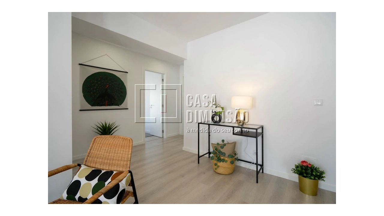 Apartamento T3 para Venda em Carnide Foto 2