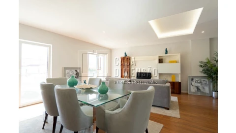 Apartamento T2 para Venda em Oeiras e São Julião da Barra, Paço de Arcos e Caxias