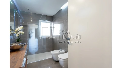 Apartamento T2 para Venda em Oeiras e São Julião da Barra, Paço de Arcos e Caxias