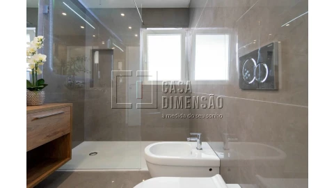 Apartamento T2 para Venda em Oeiras e São Julião da Barra, Paço de Arcos e Caxias