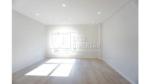 Apartamento T2 para Venda em Carnaxide e Queijas