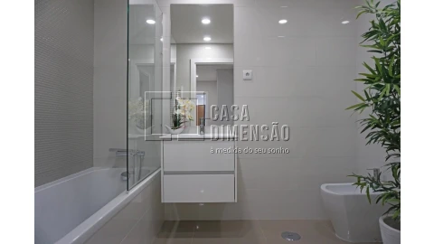 Apartamento T2 para Venda em Carnaxide e Queijas