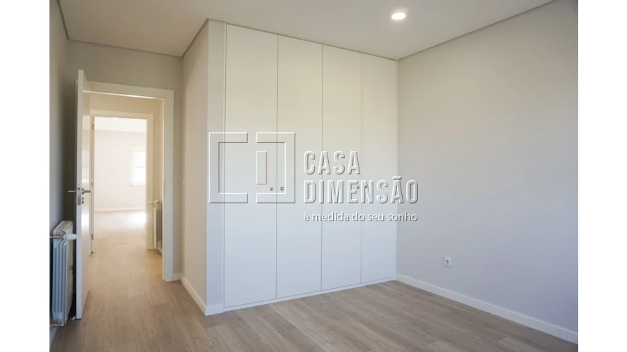 Apartamento T2 para Venda em Carnaxide e Queijas Foto 16