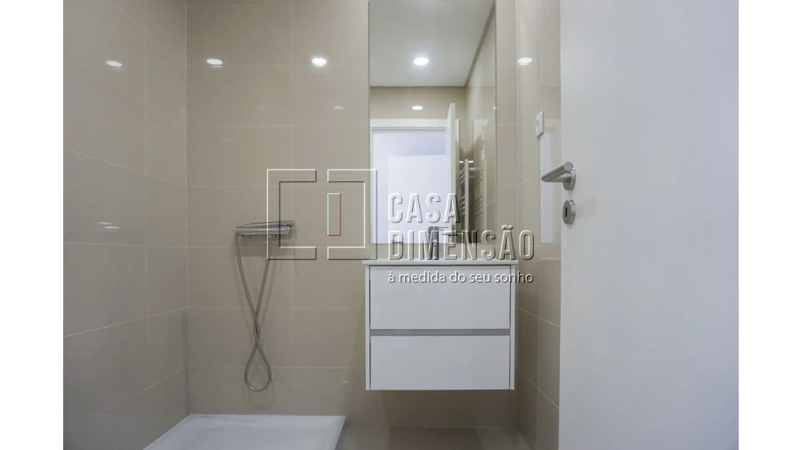 Apartamento T2 para Venda em Carnaxide e Queijas Foto 21