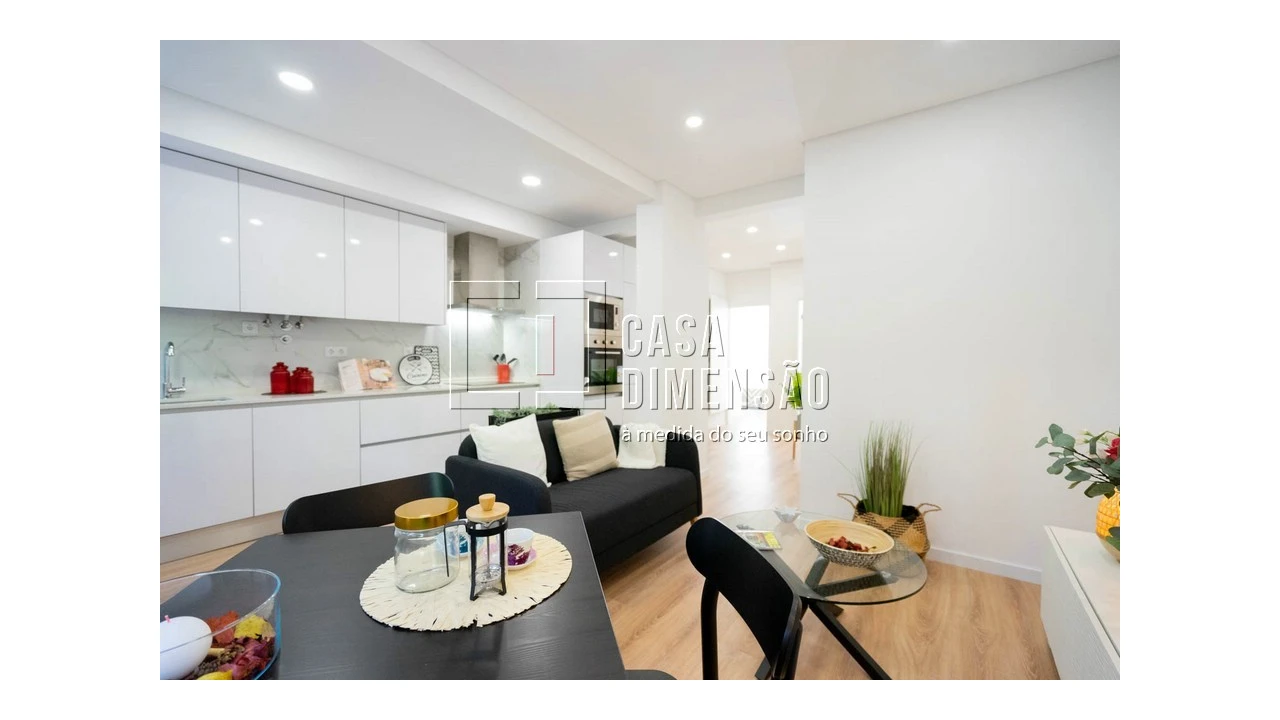 Apartamento T2 para Venda em Benfica Foto 3