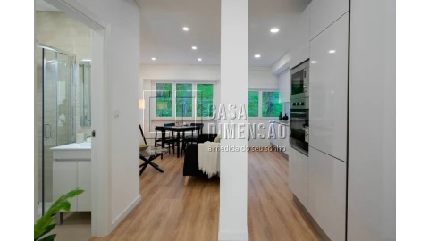 Apartamento T2 para Venda em Benfica