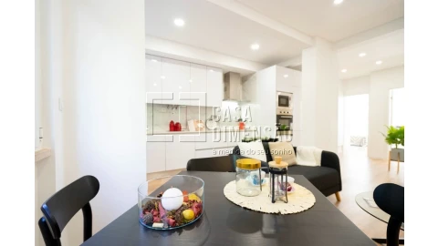 Apartamento T2 para Venda em Benfica