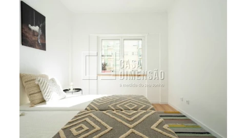 Apartamento T2 para Venda em Benfica