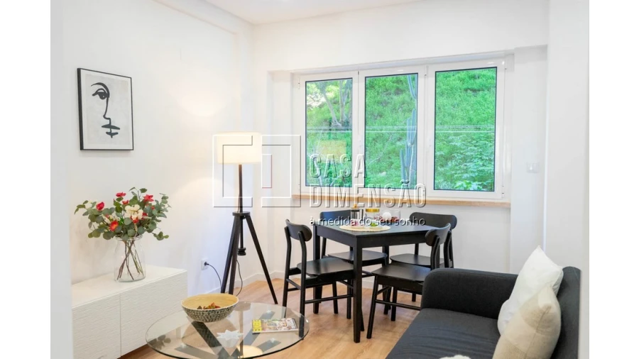 Apartamento T2 para Venda em Benfica Foto 7
