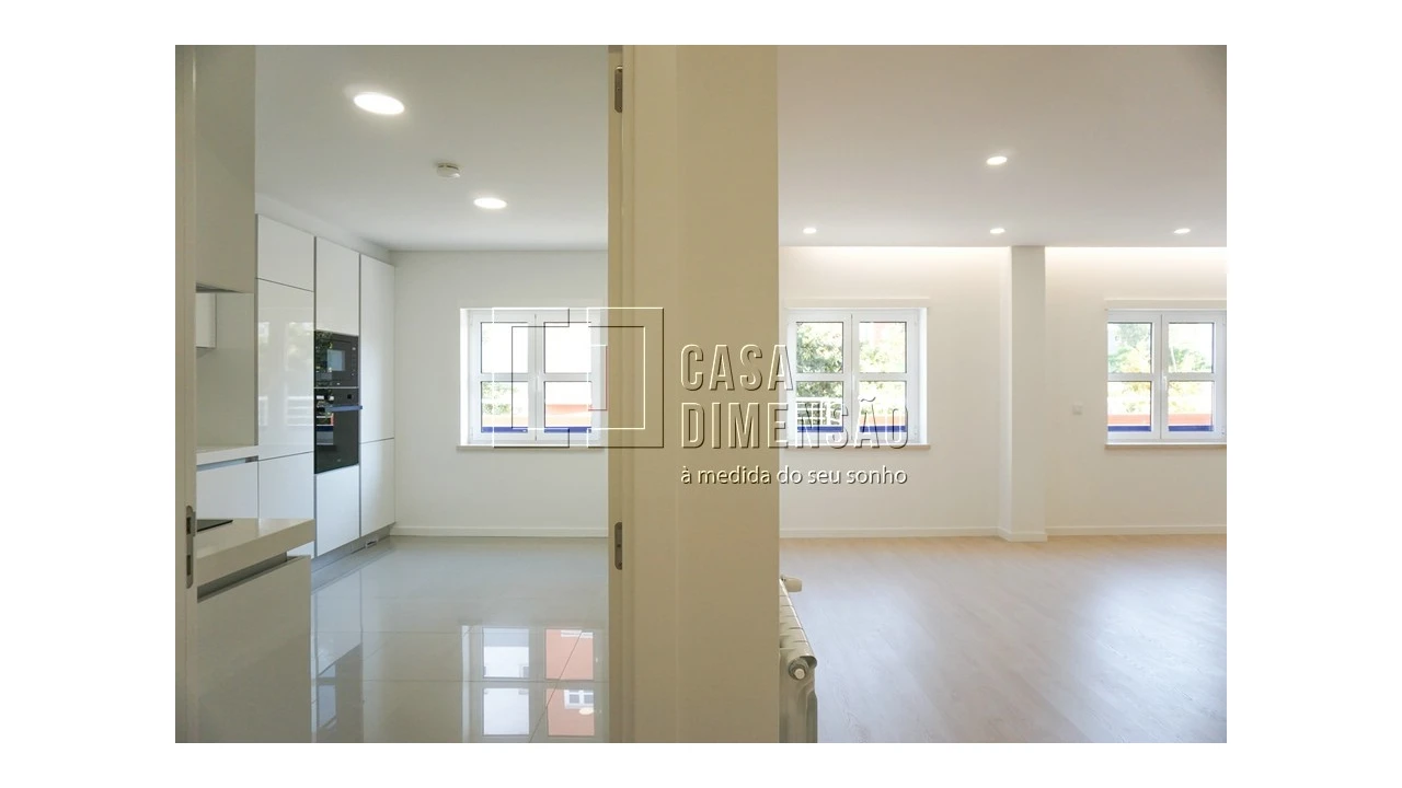 Apartamento T2 para Venda em Carnaxide e Queijas Foto 8