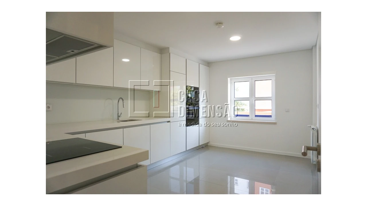 Apartamento T2 para Venda em Carnaxide e Queijas Foto 9
