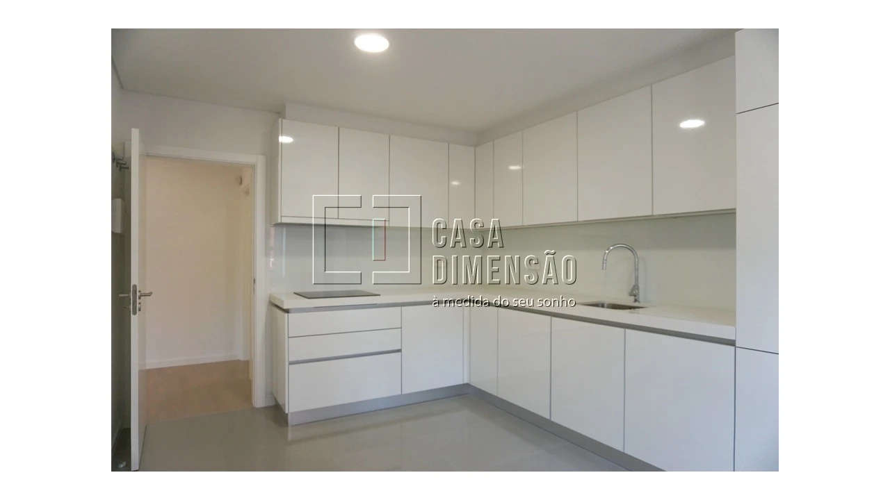 Apartamento T2 para Venda em Carnaxide e Queijas Foto 12