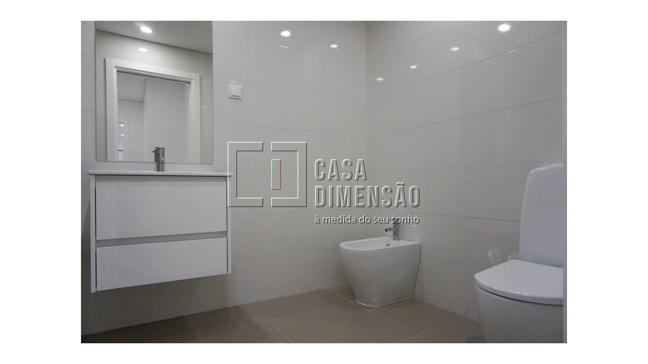 Apartamento T2 para Venda em Carnaxide e Queijas Foto 19