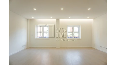 Apartamento T2 para Venda em Carnaxide e Queijas