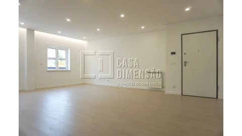 Apartamento T2 para Venda em Carnaxide e Queijas